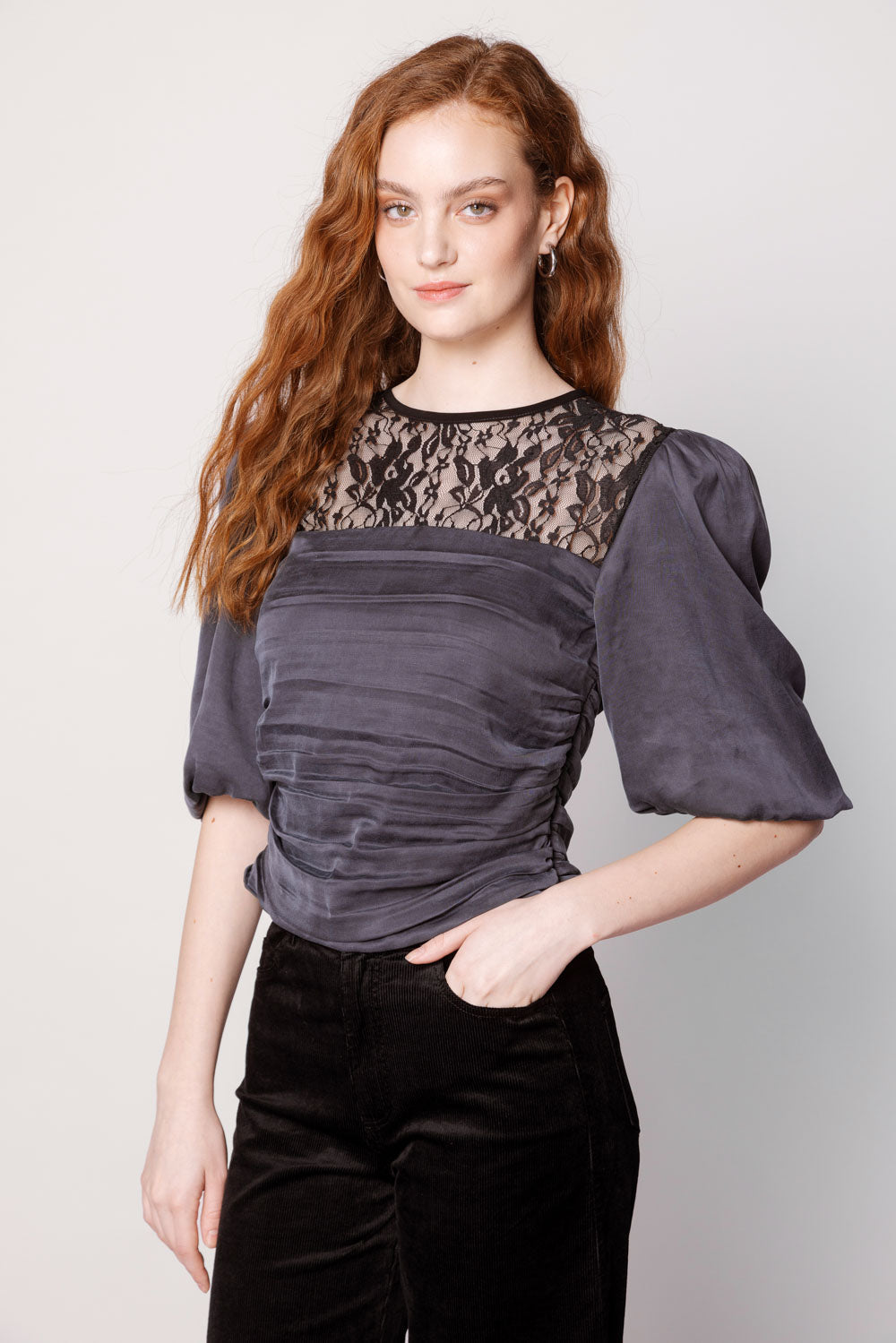 Blusa Finel de la marca O-2025-613, con diseño elegante y color suave, mostrada en la imagen 0287.jpg.