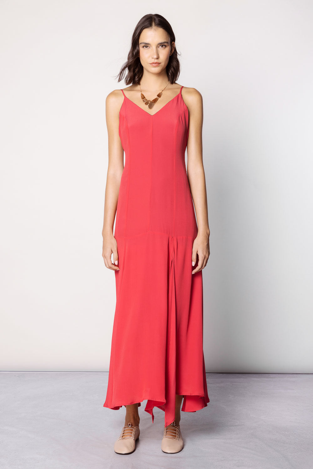 Vestido Berolige de la marca FI-2025-704, vestido elegante con diseño moderno y color vibrante, mostrado en la imagen 06481.jpg.