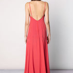 Vestido Berolige de la marca FI-2025-704, vestido largo y elegante con detalles en la parte superior y falda fluida.