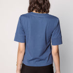 Polera Cassie de la marca EI-2025-501, blusa de manga larga en color neutro, con diseño moderno y cómodo.