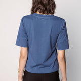 Polera Cassie de la marca EI-2025-501, blusa de manga larga en color neutro, con diseño moderno y cómodo.