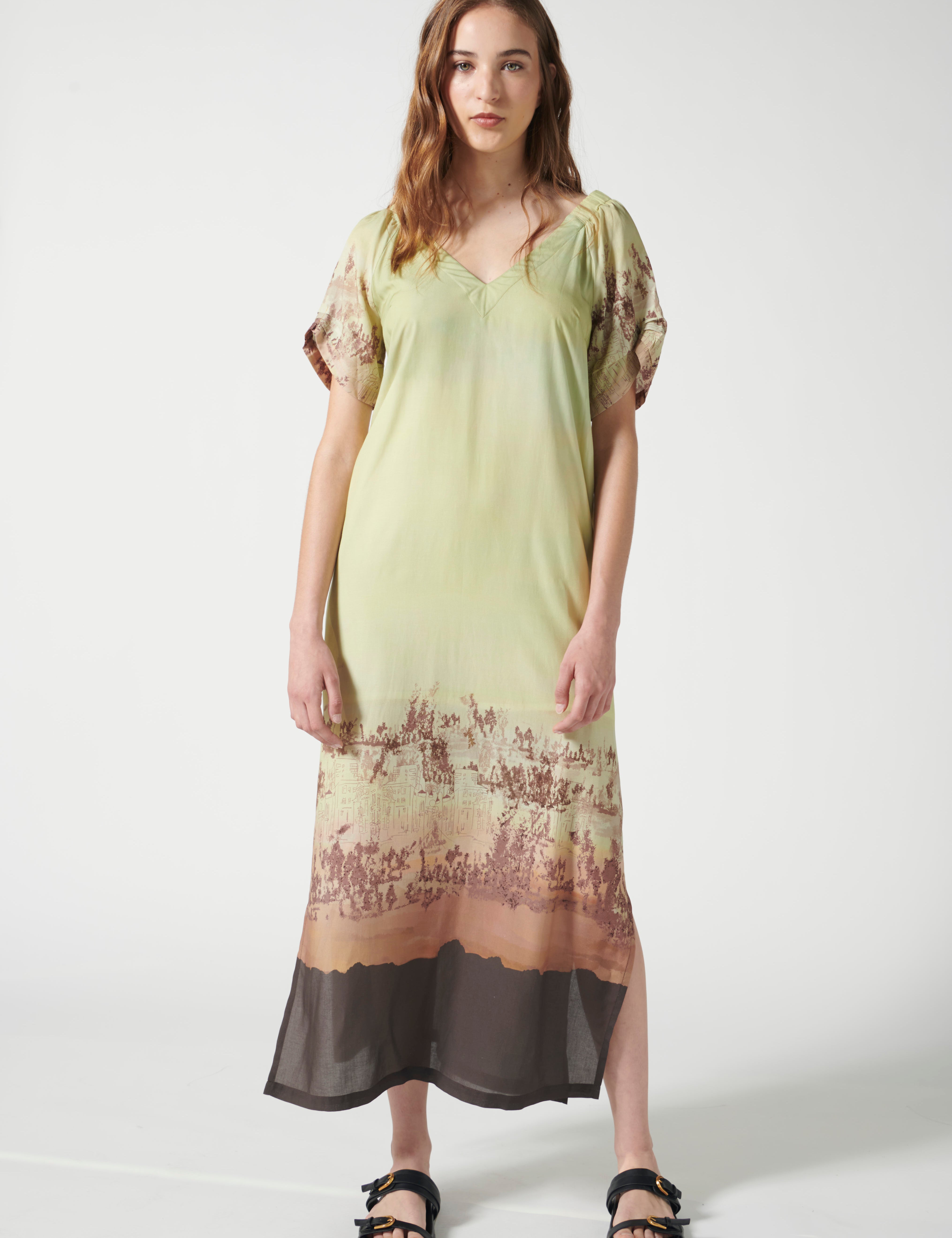 Vestido Amiensse de la marca V-2026-731, vestido elegante y cómodo para ocasiones especiales, en colores y estilos variados.