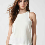 Blusa Lourdes Off White de la marca EV-2026-503, polera de manga larga con diseño elegante y color blanco hueso.