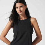 Blusa Lourdes Off White de la marca EV-2026-503, polera de manga larga en color blanca, vista frontal con cuello redondo.