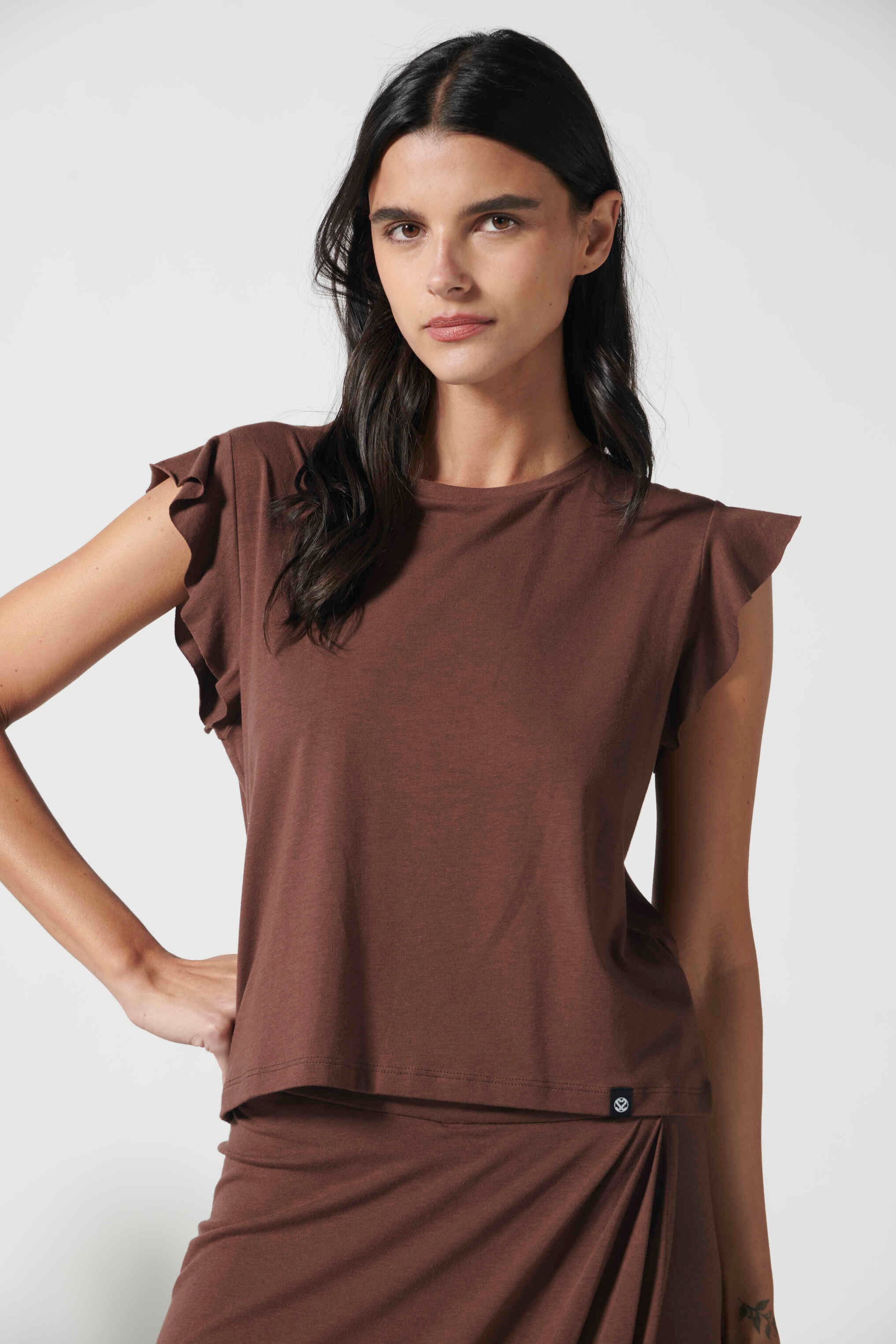 Polera negra EV-2026-500 de la marca Lofty, blusa de manga larga y corte ajustado, vista frontal.