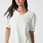 Polera Audrey Off White de la marca EV-2026-502, blusa de manga larga de color blanco con diseño simple y elegante.