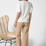 Jeans culotte lisos de la marca D-2025-805 con cintura alta y largo hasta el tobillo, en color azul claro.