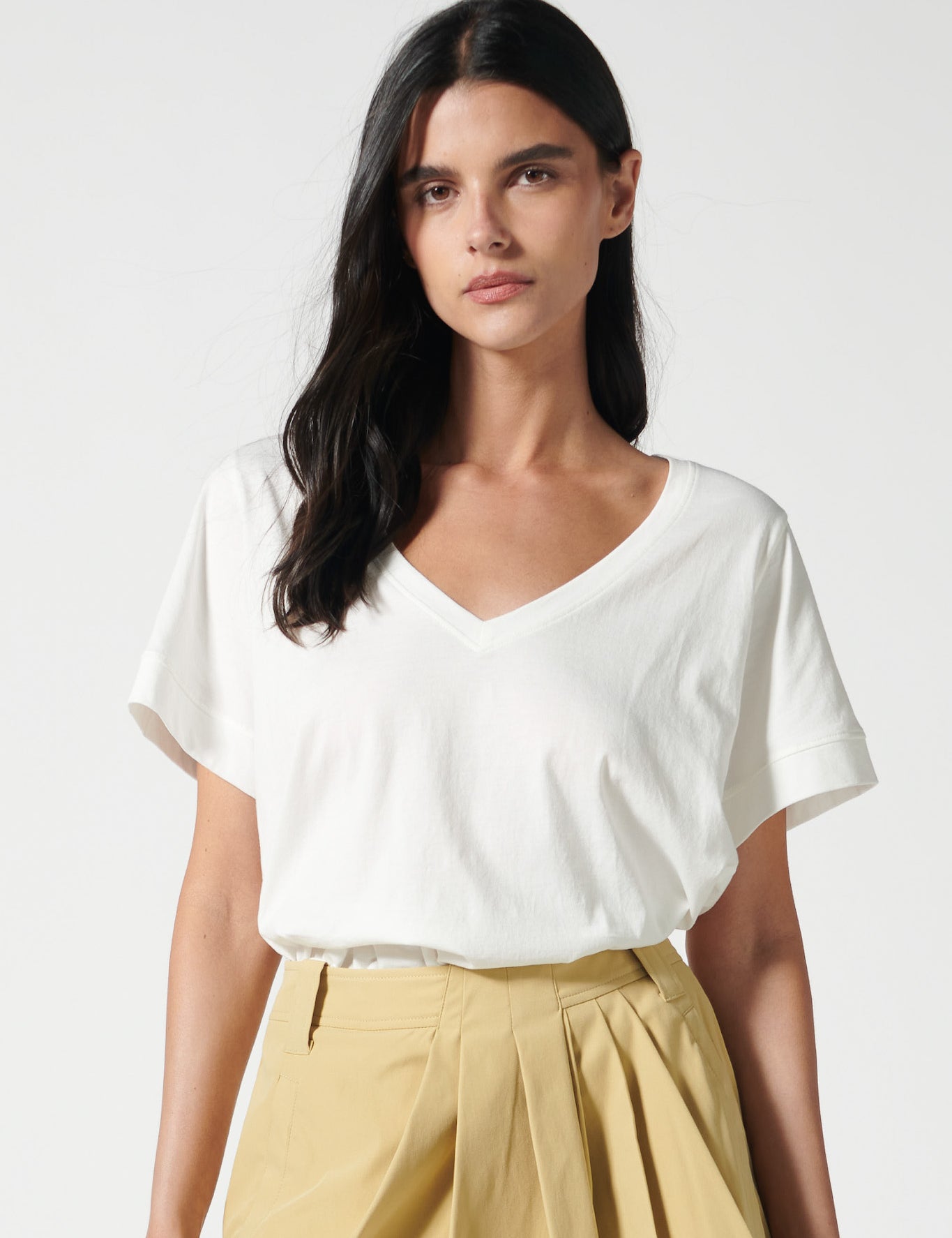 Polera Amena Rose de la marca EV-2026-505, blusa rosa con manga larga y diseño suave, vista frontal sobre fondo neutro.