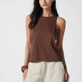 Polera Lourdes en color blanco off, de la marca EV-2026-503, con diseño sencillo y estilo casual para mujer.