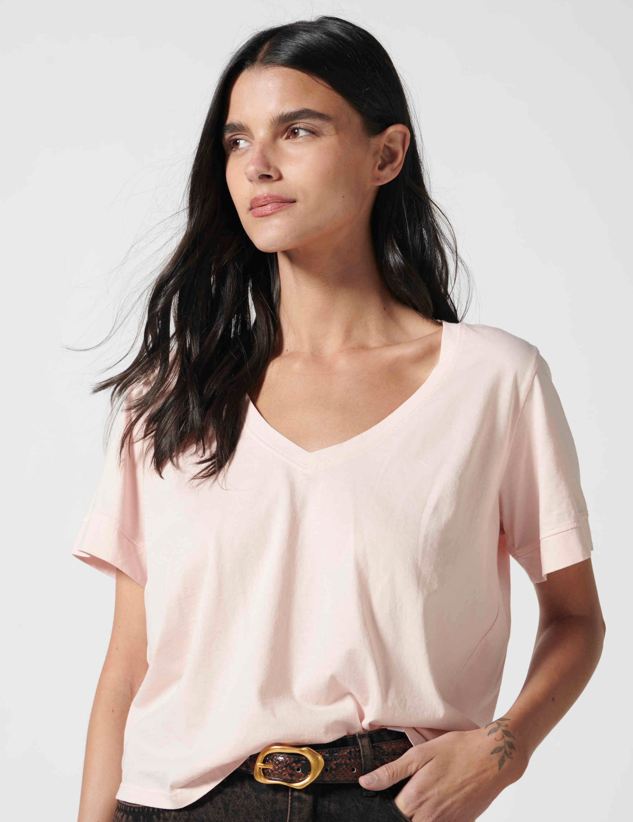 Polera Amena Rose de la marca EV-2026-505, blusa ligera en color rosa con diseño casual y cómodo para mujer.