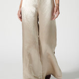 Pantalón Adela de la marca FV-2025-804, pantalones de corte recto en color negro y tela suave, vista frontal.