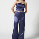 Pantalón Adela de la marca FV-2025-804 en color negro, con diseño ajustado y cintura alta, visible en la imagen.