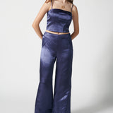 Pantalón Adela de la marca FV-2025-804 en color negro, con diseño ajustado y cintura alta, visible en la imagen.