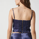 Blusa top Kirse de la marca FV-2025-608 en color neutro, con diseño de manga larga y escote en V, vista frontal.