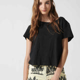 Polera negra Francesca de la marca EV-2026-504, blusa de manga larga con diseño elegante y moderno.
