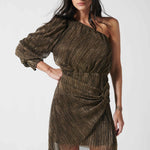 Vestido Odette de la marca FI-2024-700, vestido elegante con diseño moderno y detalles en la parte superior y falda fluida.