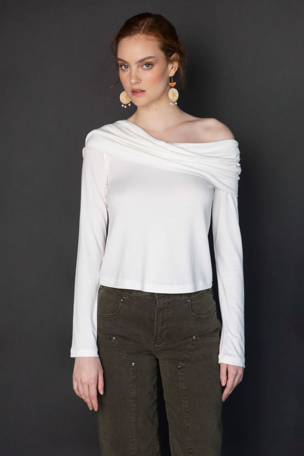 Polera Elsie Vint de la marca EI-2025-504, blusa de manga larga en color gris con diseño elegante y cómodo.