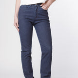 Jeans ajustados Jesse de la marca D-2024-806, en color azul oscuro, con detalles de costuras y bolsillos visibles.