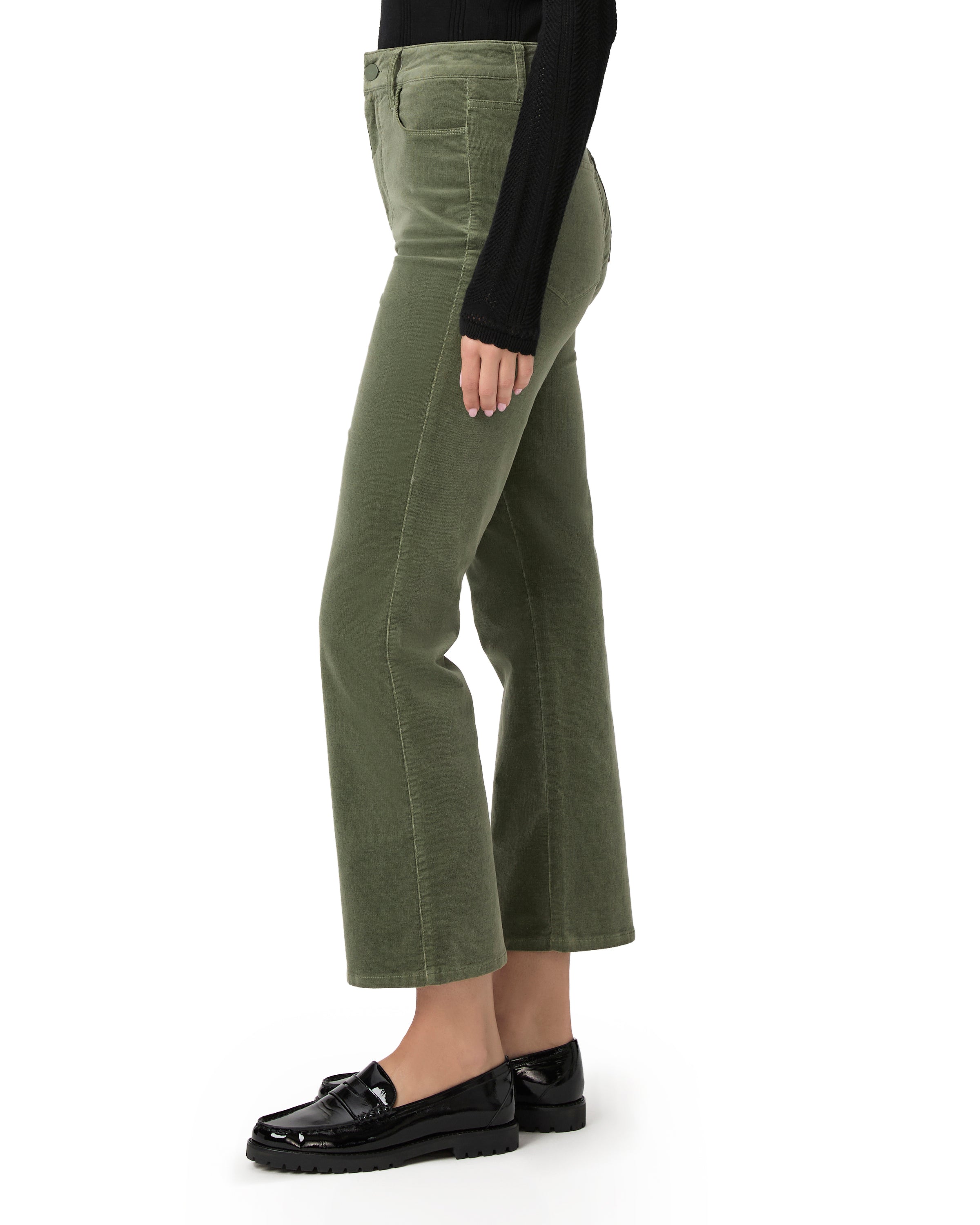 Pantalones de campana Courtney de la marca NY-2025-809, estilo ajustado con corte a la pierna y diseño moderno.