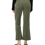 Pantalones de campana Courtney Flare de la marca NY-2025-809, color negro, con estilo ajustado en la parte superior y abertura en la parte inferior.
