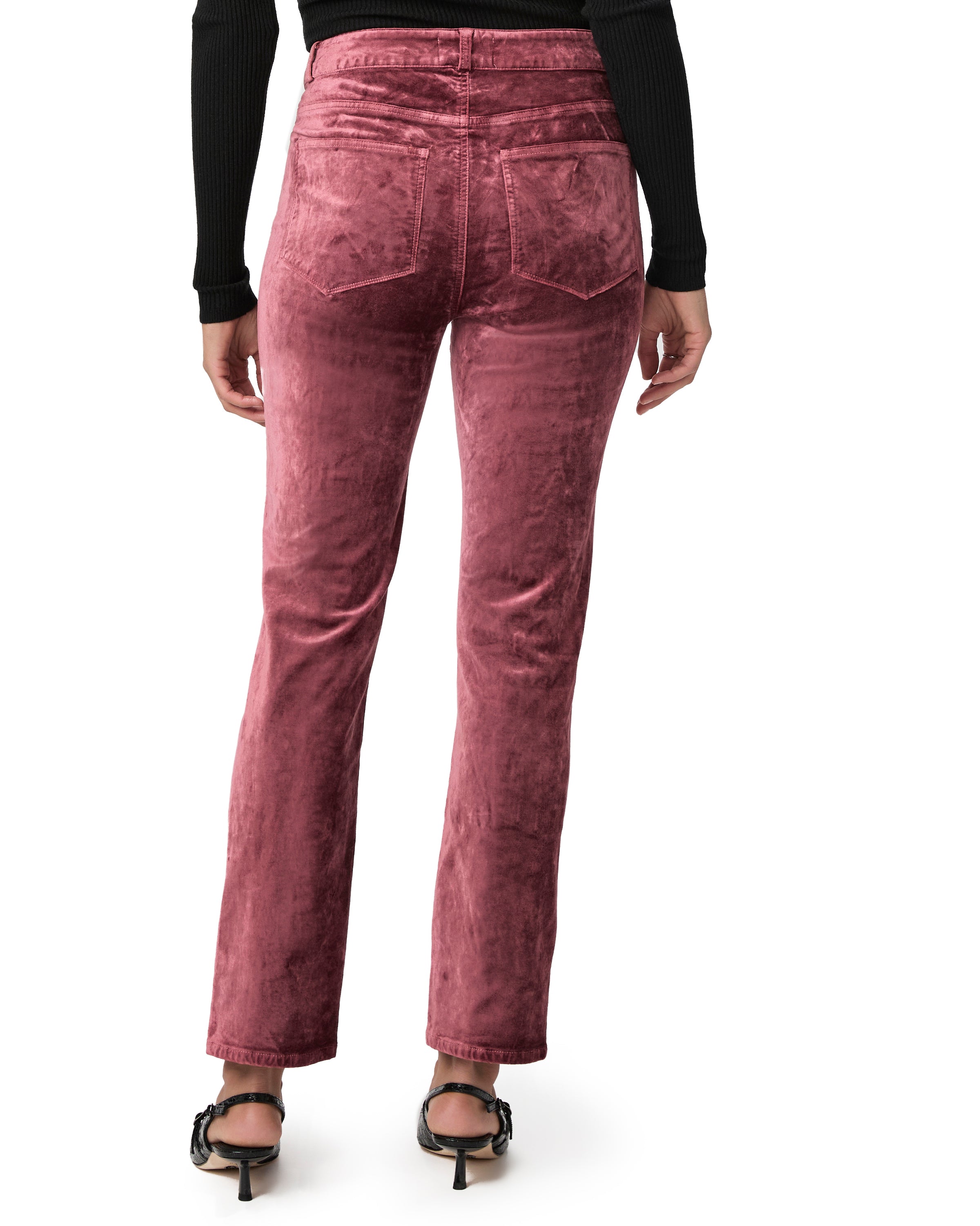 Pantalones rectos Cindy de la marca NY-2025-812 en color neutro, mostrando el ajuste y la tela en la imagen.
