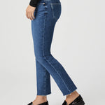 Pantalones vaqueros rectos en color ámbar de la marca NY-2025-816, con diseño clásico y detalles en denim.