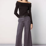 Pantalón Anise de la marca O-2025-812, pantalones de tela con diseño moderno y ajuste cómodo, en color neutro.