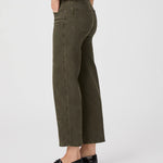 Pantalones de mezclilla estilo barrel leg Alexis de la marca NY-2025-819, color azul, con corte ajustado y detalles clásicos.