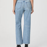 Pantalones rectos Sawer Straight Jean de la marca NY-2025-820, en color claro, con costuras y bolsillos visibles.