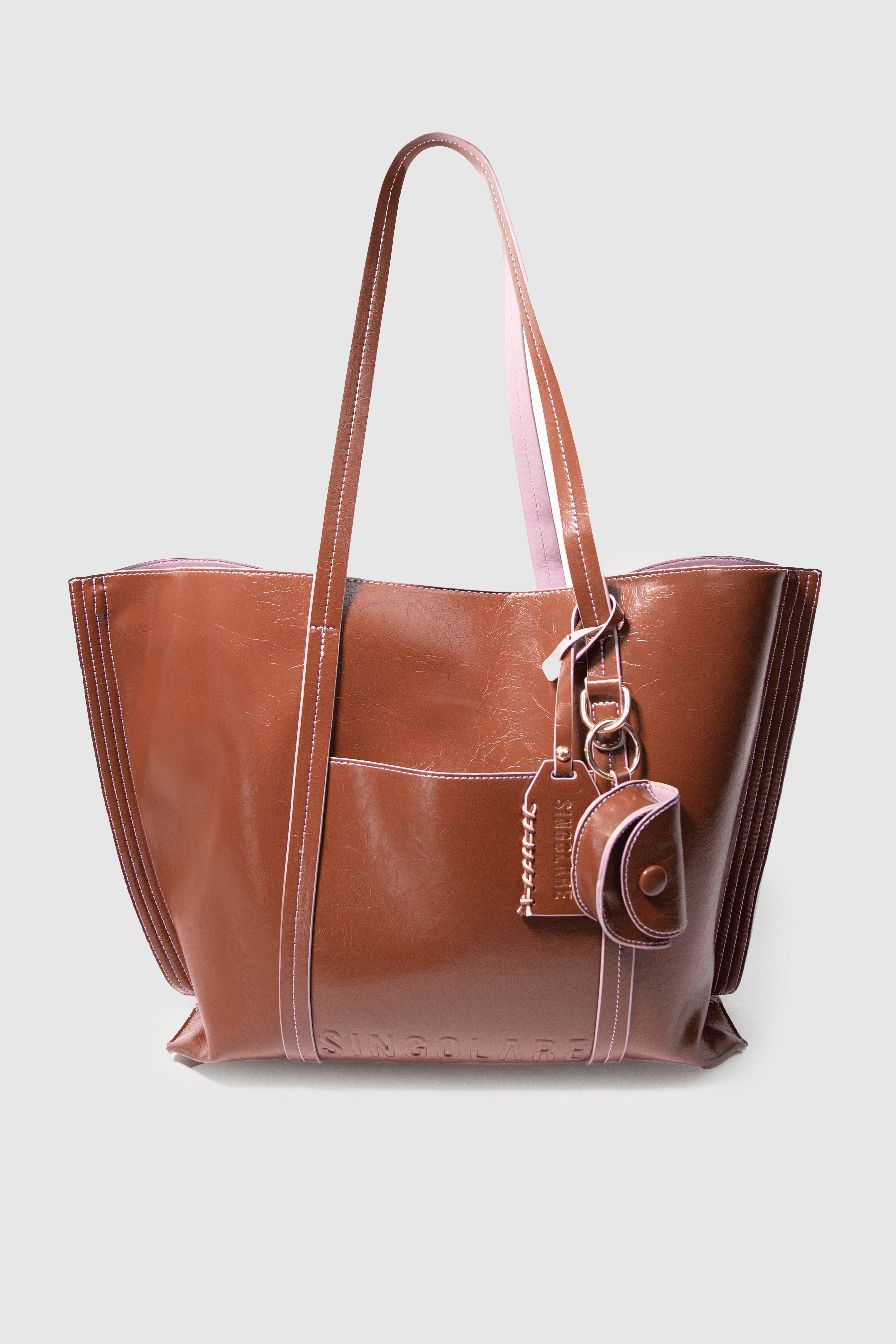 Accesorios Shopper Charo marrón de la marca AI-2025-102, bolso grande de bolso de mano con asa y detalles en cuero.