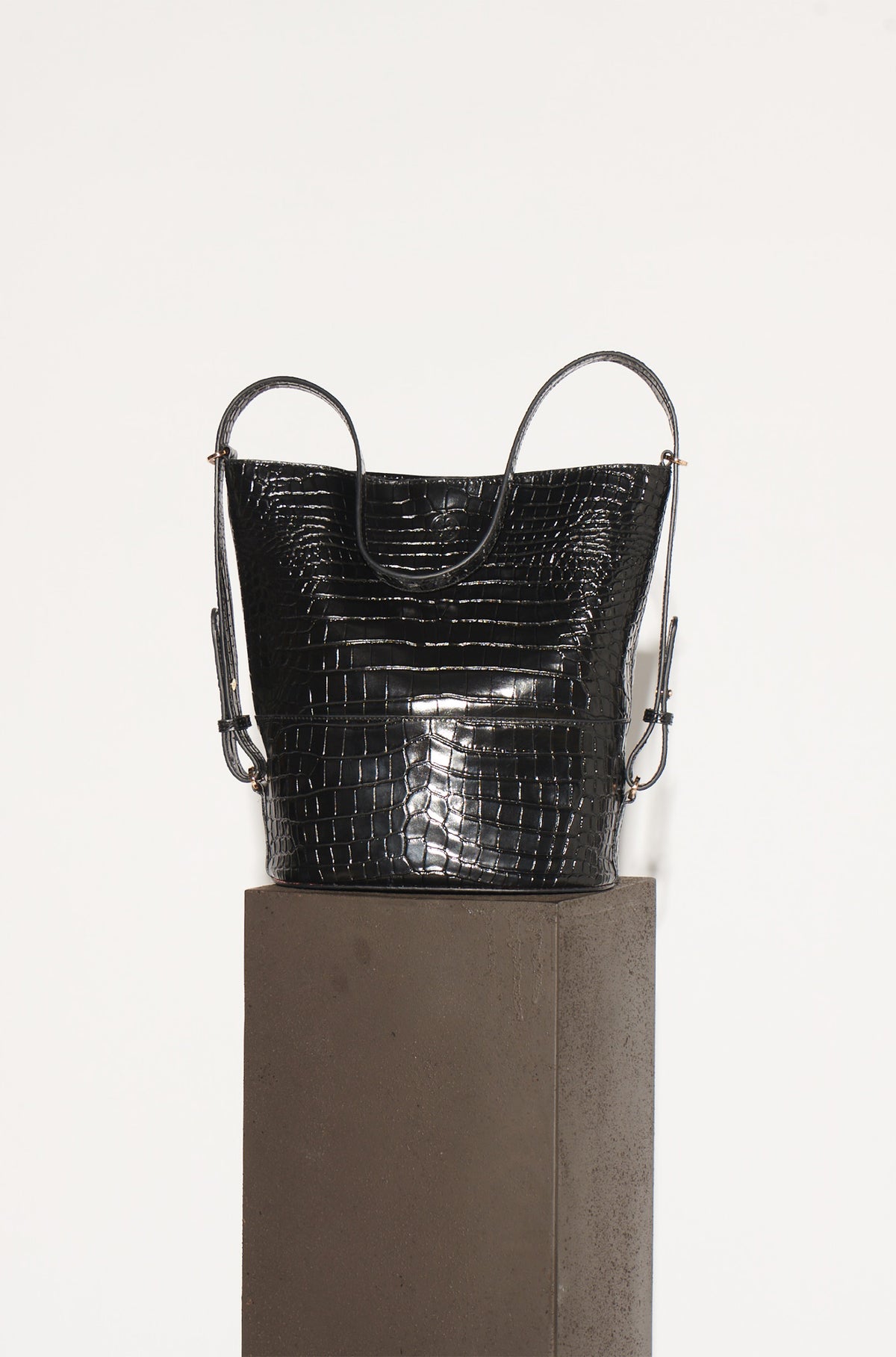 Bucket Rita Black