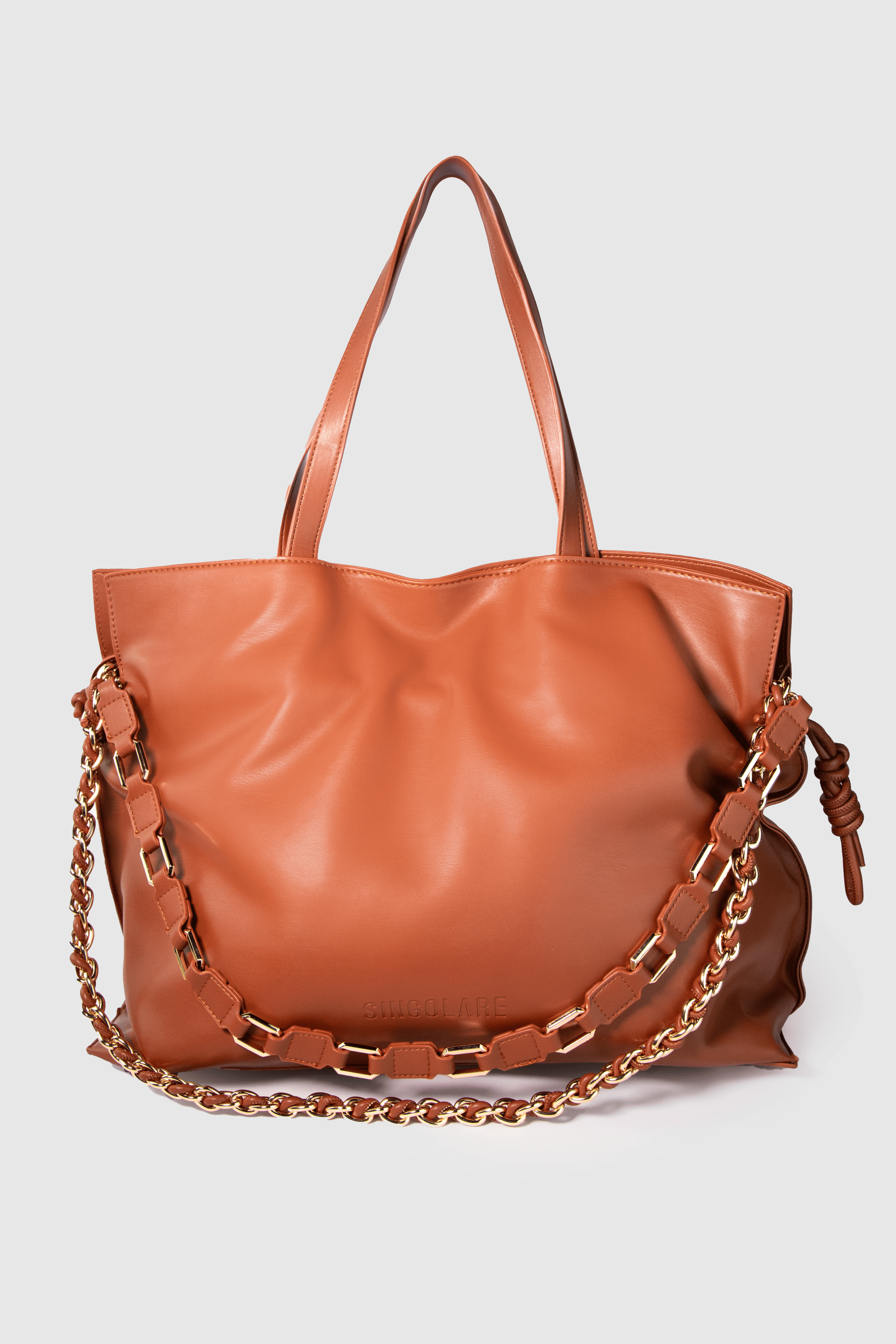 Accesorios Shopper Rock Caramel de AV-2025-202, bolso de mano en color caramelo con diseño elegante y espacioso.