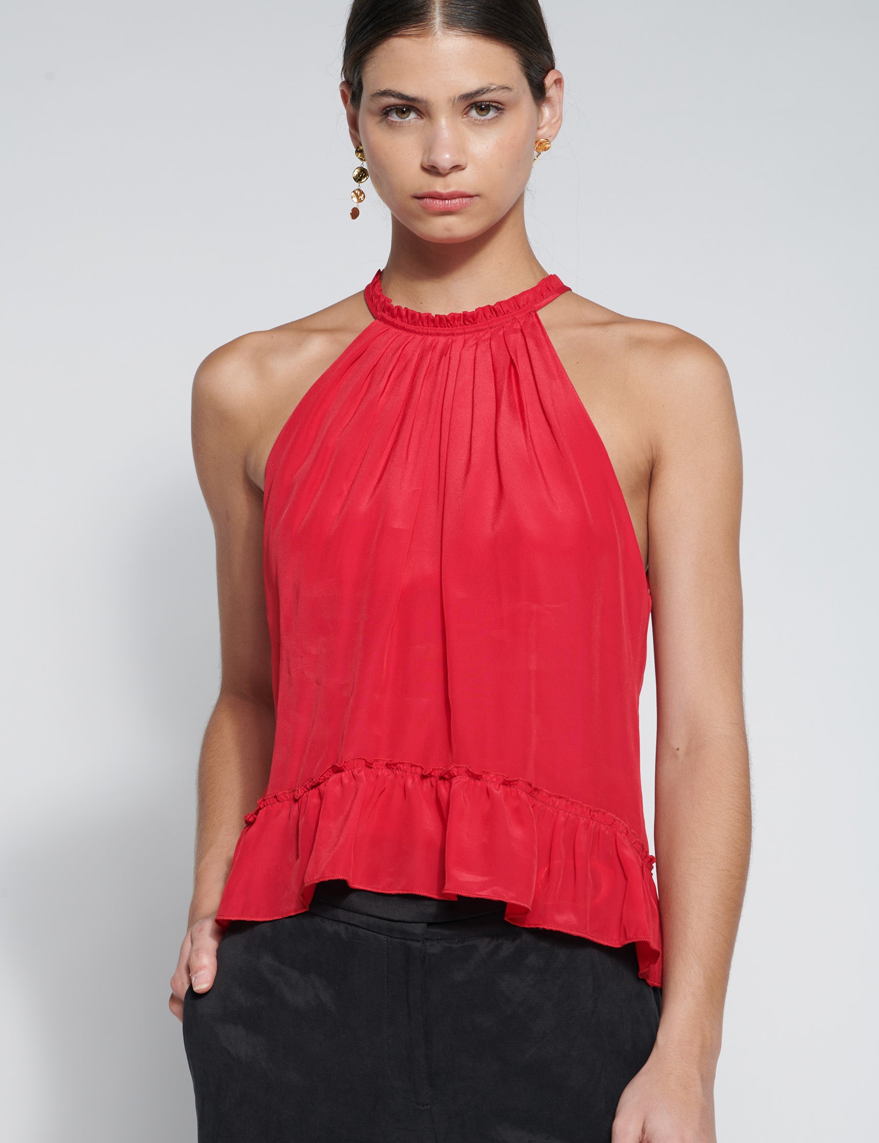 Blusa Matilde roja de la marca FI-2026-601, con diseño elegante y cuello redondo, en imagen de producto.