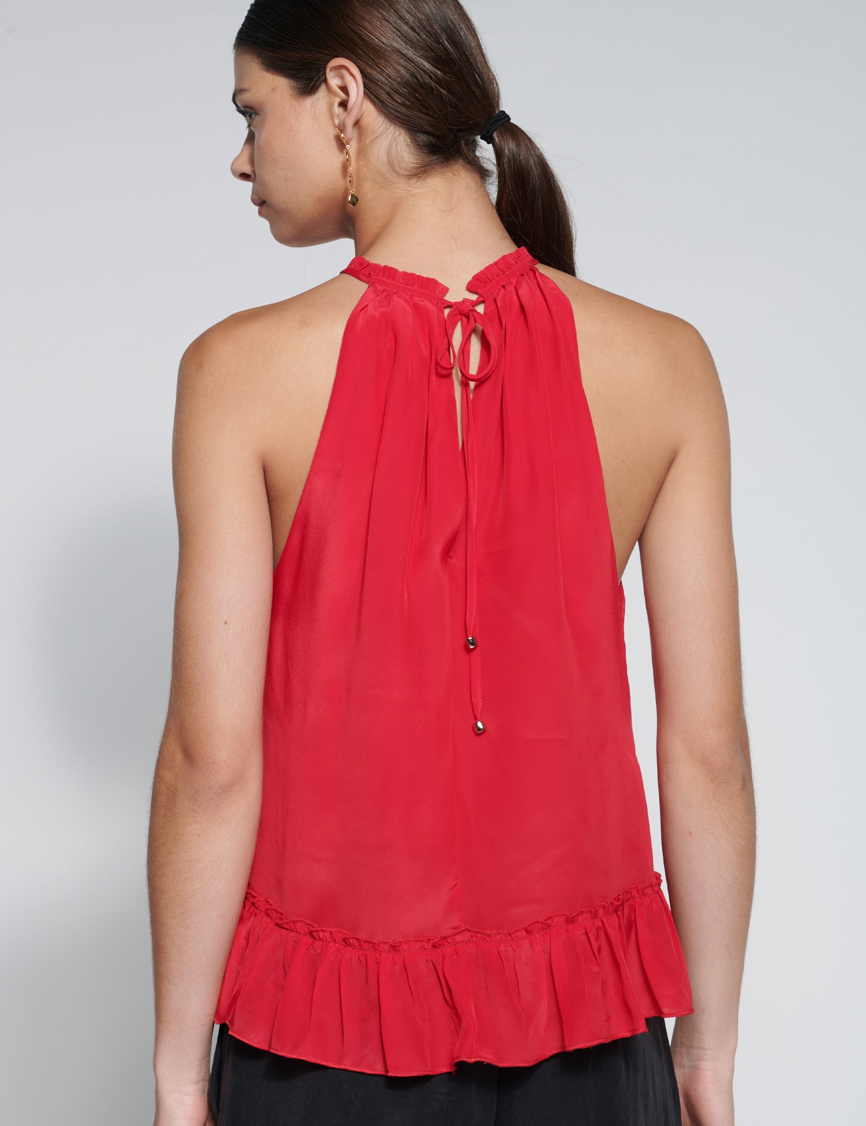 Blusa Matilde roja de la marca FI-2026-601, estilo casual con cuello redondo y manga larga, perfecta para ocasiones informales.