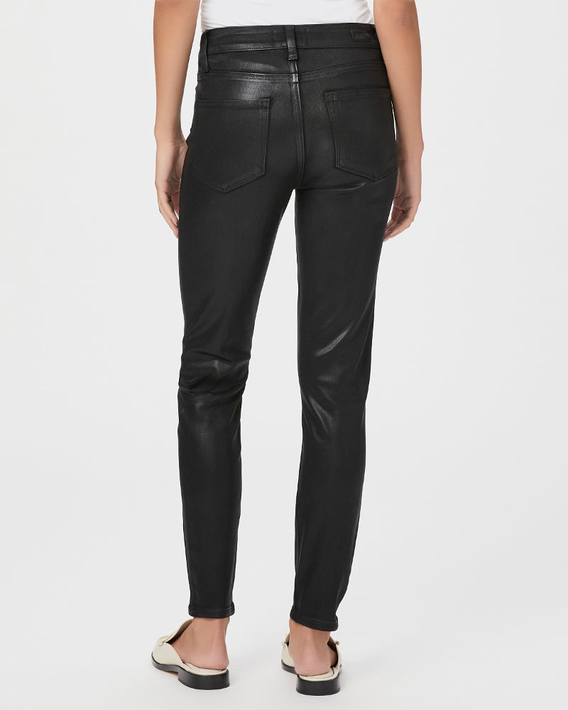Jeans de tobillo negros Hoxton de la marca NY-2021-800 con acabado en acabado Luxe Coating, mostrando detalles del diseño.
