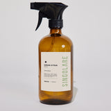 Spray para el hogar de 500 ml con aroma a cítricos verdes, de la marca MS-0000-111, en un envase transparente.