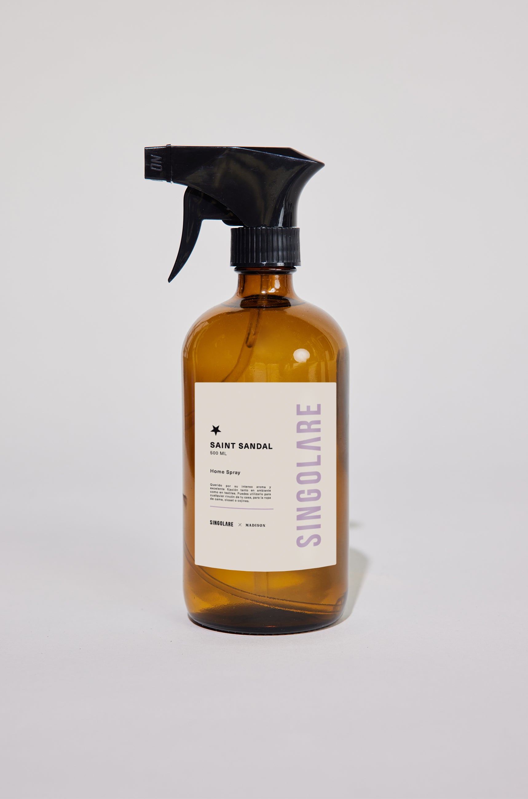 Spray ambientador para el hogar de 500ml de la marca MS-0000-111, con aroma fresco y diseño elegante en un frasco.