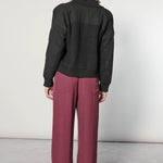Chaqueta Bremen Black de la marca I-2025-10, abrigo de color negro con diseño moderno y detalles de moda.