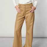 Pantalón Finnel camel de la marca I-2025-833, pantalones largos con estilo clásico y acabado en color camel.