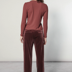 Polera Cherry de la marca I-2025-530, blusa casual de color rojo con estampado de cerezas, en vista frontal.