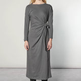 Vestido Zefir de la marca I-2025-723, vestido largo con detalles elegantes y estilo moderno, en la imagen sobre fondo neutro.