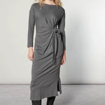 Vestido Zefir de la marca I-2025-723, diseño elegante en tonos suaves, con detalles de tela y estilo femenino.