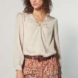 Blusa Zulmi de la marca I-2025-635, con diseño moderno y detalles elegantes, en color y estilo visible en la imagen.
