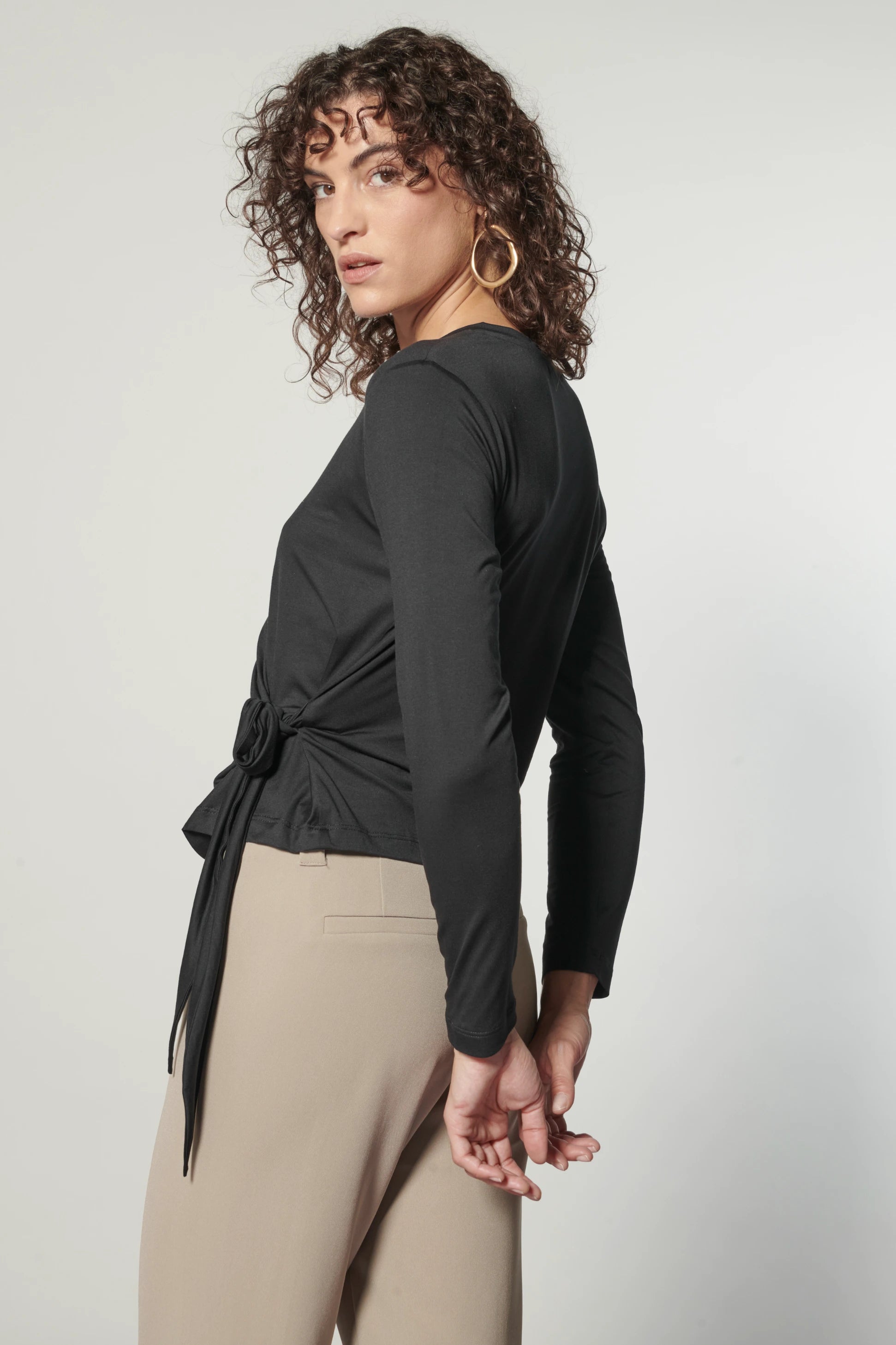 Polera fraise de la marca I-2025-532, blusa de manga larga en color roja con detalles decorativos.