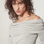 Polera Elsie Vint de la marca EI-2025-504, blusa estilo vintage con diseño moderno, mostrada en color y detalles en la imagen.