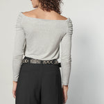 Polera Elsie Vint de la marca EI-2025-504, blusa moderna con diseño elegante, visible en la imagen.