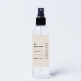 Spray de hogar mini en negro con aroma a cedro, frasco de 120 ml, marca MS-0000-150, envase compacto y elegante