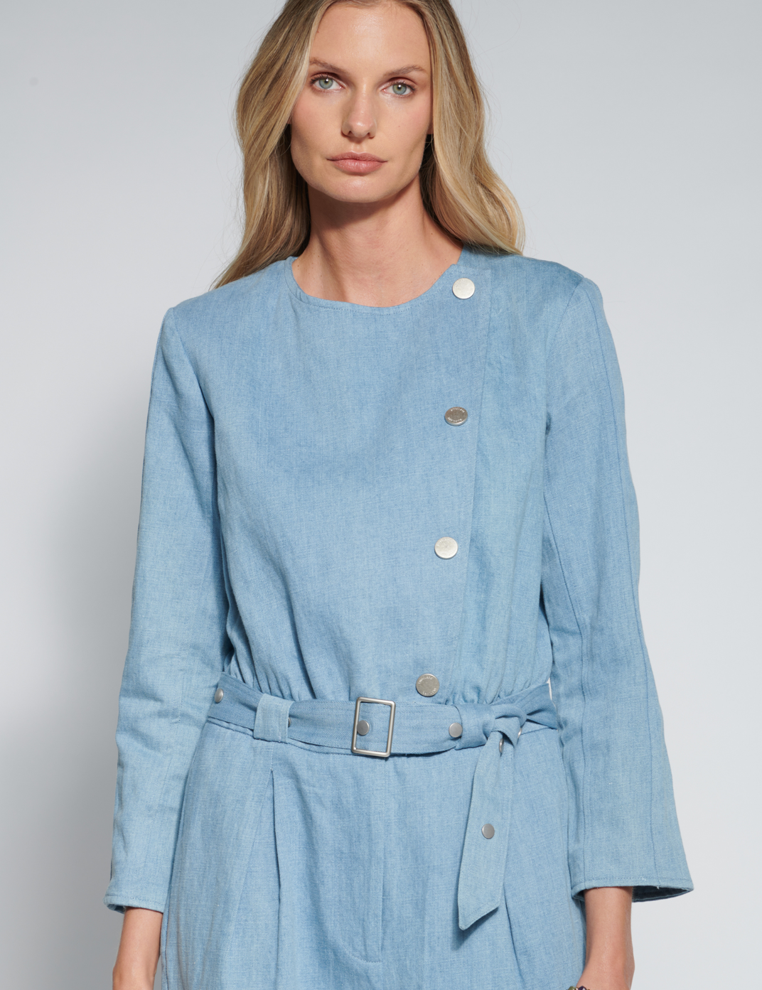Enterito Sierra de la marca O-2026-200, vestido infantil con diseño cómodo y elegante, en colores vibrantes.