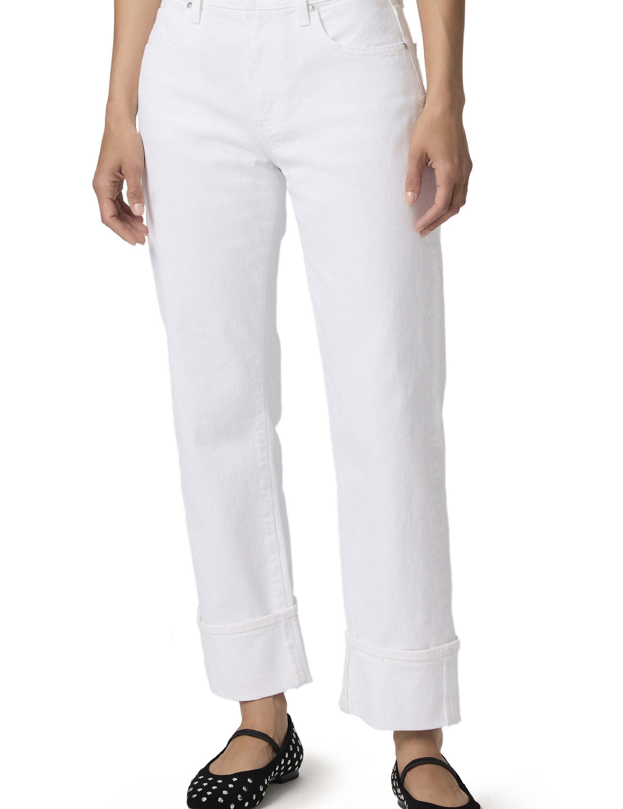 Jeans rectos de tobillo Morgan de la marca NY-2026-805, en color clásico, con ajuste ajustado y detalles de costuras.