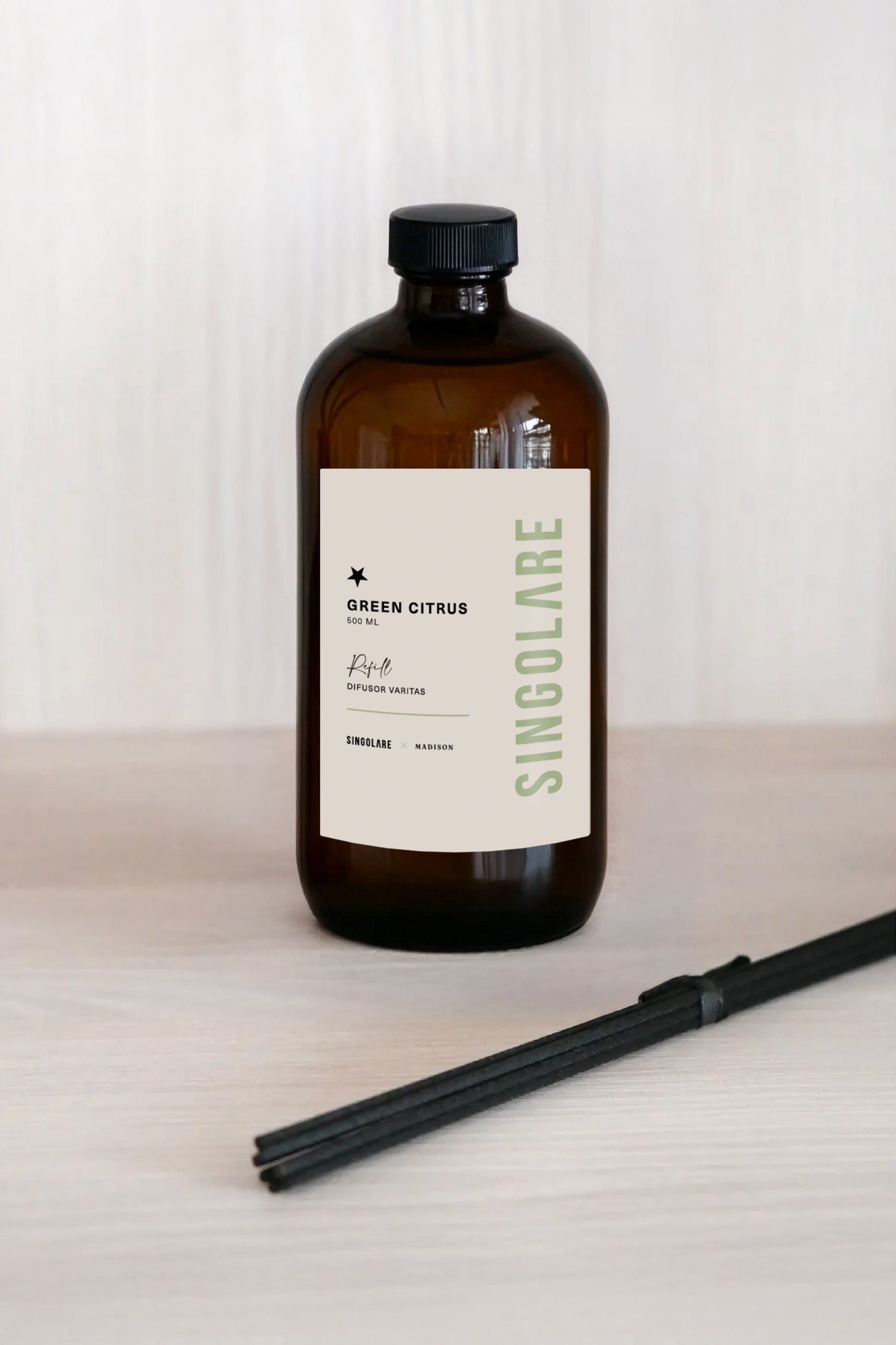 Recarga de 500 ml de difusor con varitas de la marca MS-0000-132 en aroma cítrico verde, accesorios para ambientar espacios.
